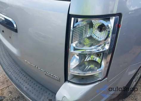 2010 Chrysler Town & Country Touring из США, поврежденный, VIN 2A4RR5D19AR273534